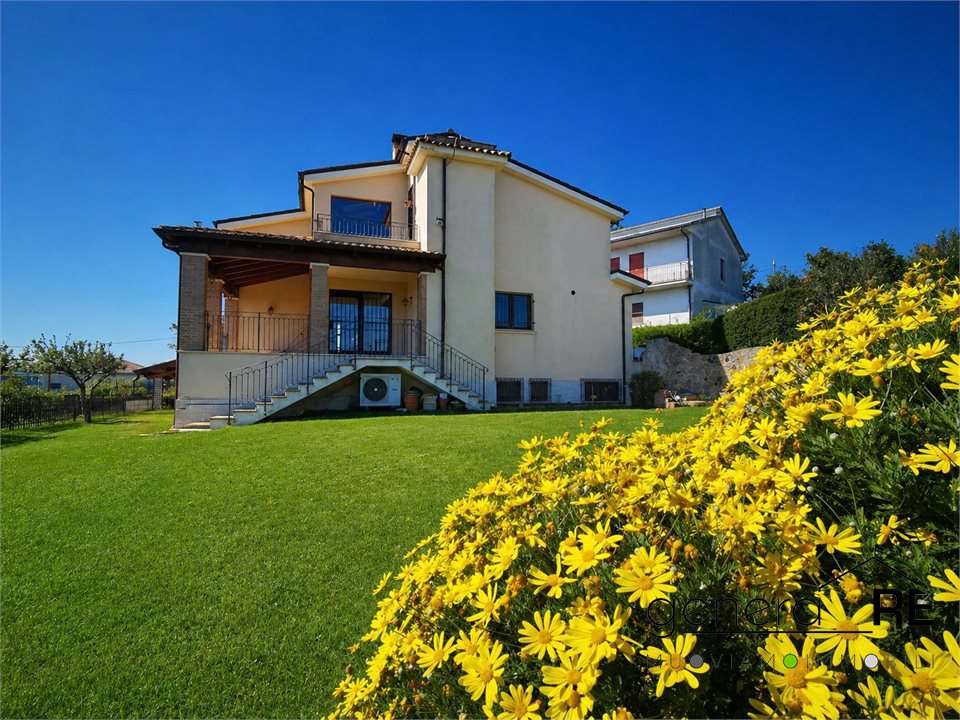 Villa vista mare a Torrevecchia Teatina