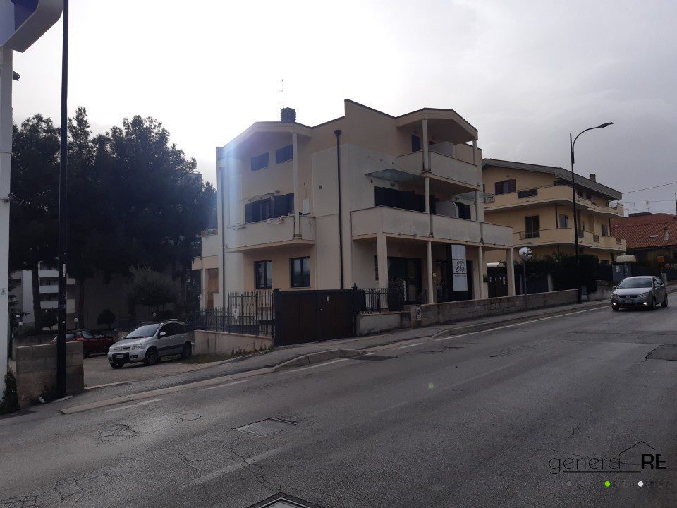 Box/Garage 18mq in vendita a Pescara