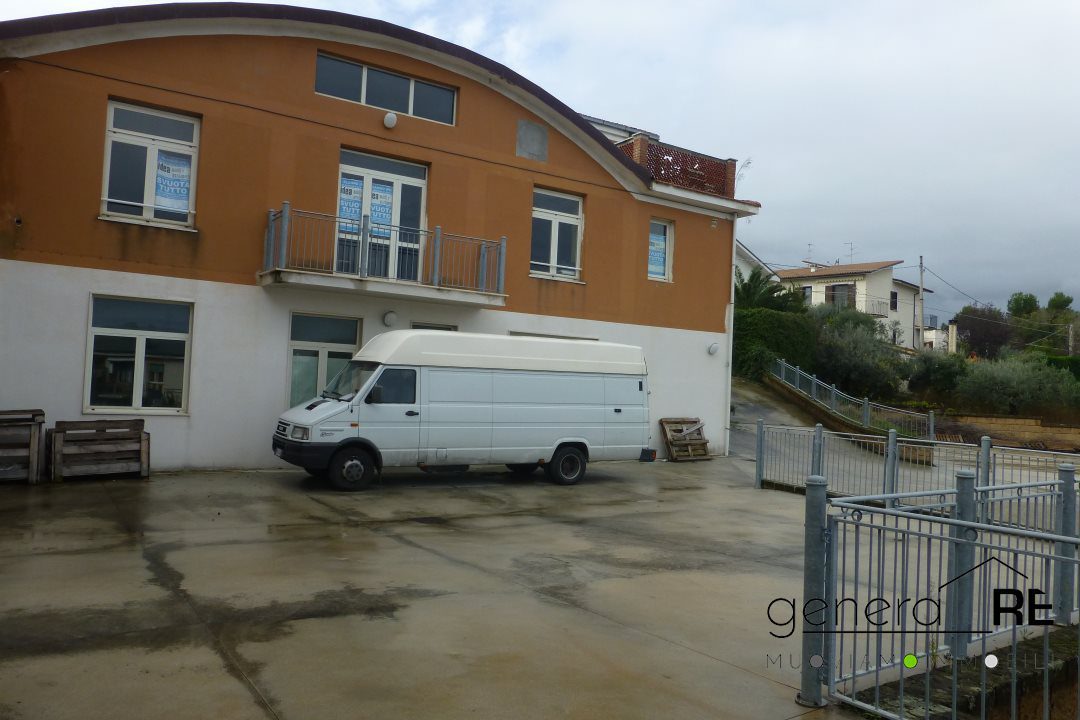 Locale commerciale in vendita a Alanno