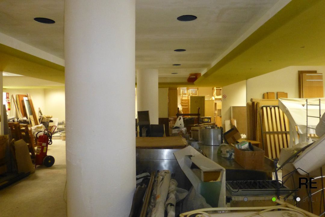Locale commerciale in affitto a Alanno