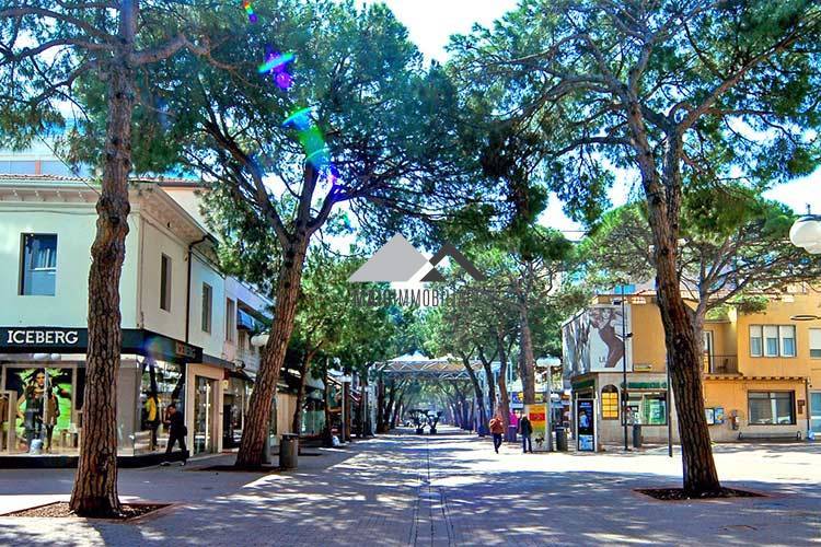 Negozio in vendita a Riccione, CENTRO