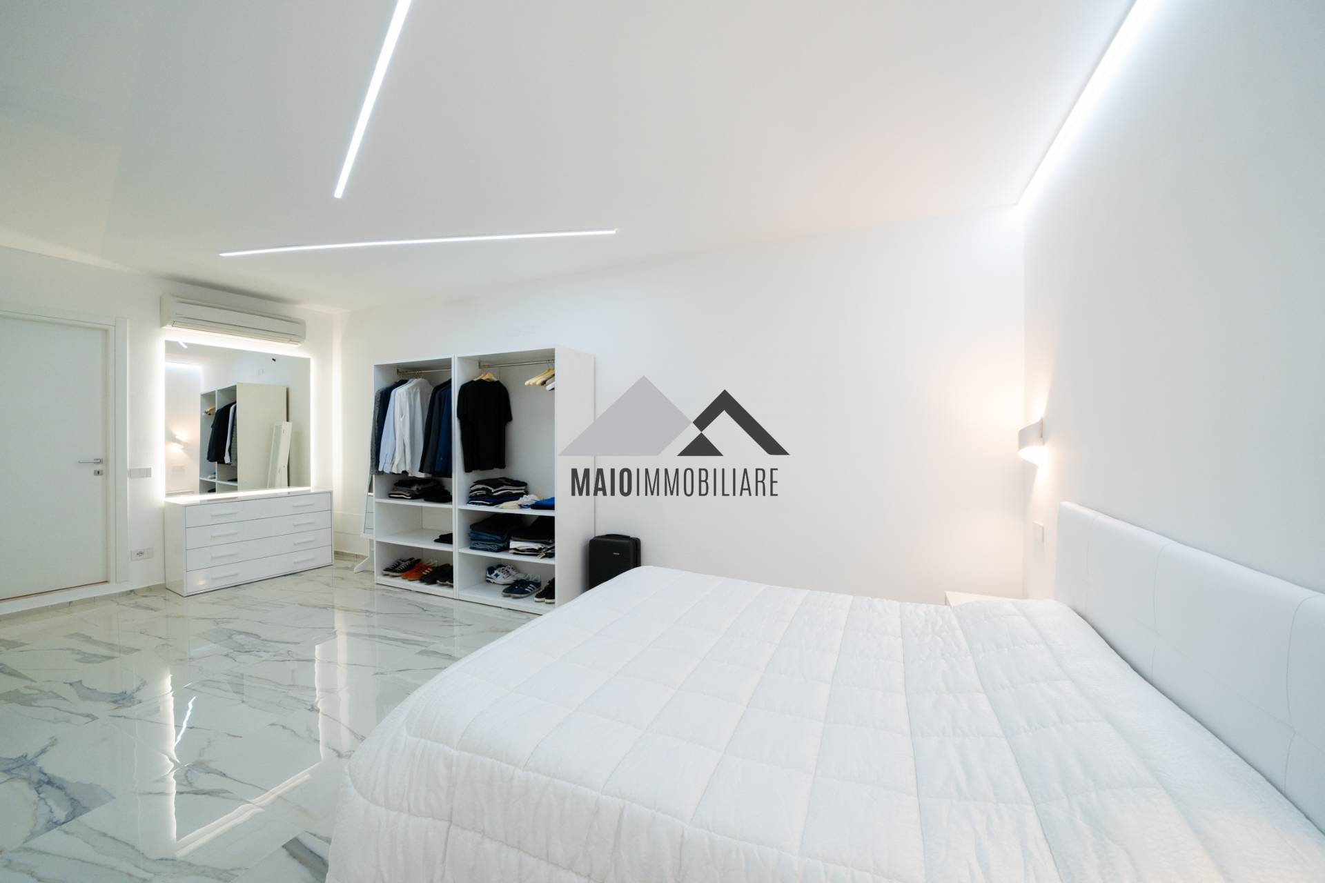 Loft - openspace in vendita a Cattolica, CENTRALISSIMA