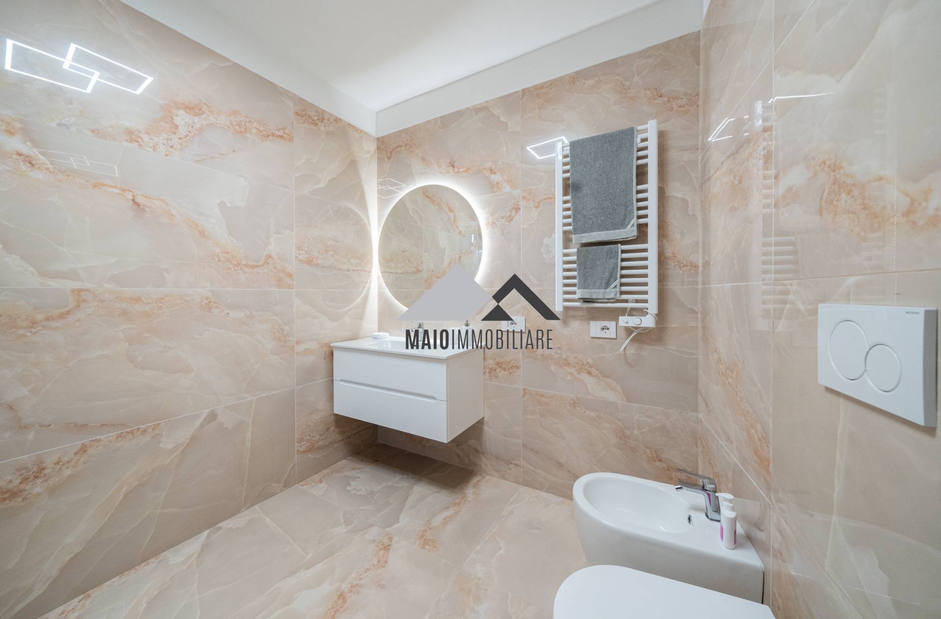 Loft - openspace in vendita a Cattolica, CENTRALISSIMA