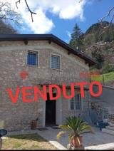 Rocca di Botte: Villa 3 Locali in Vendita