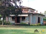 Montechiarugolo: Villa 5 Locali o piÃ¹ in Vendita