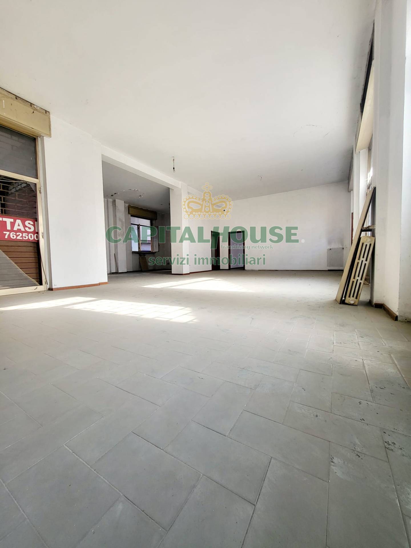 Commerciale in affitto a Avellino, Centro