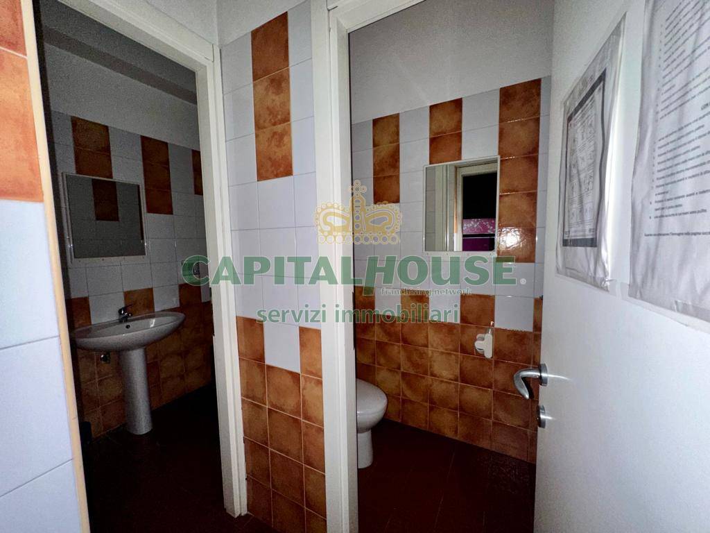 Commerciale in affitto a Avellino, Centro