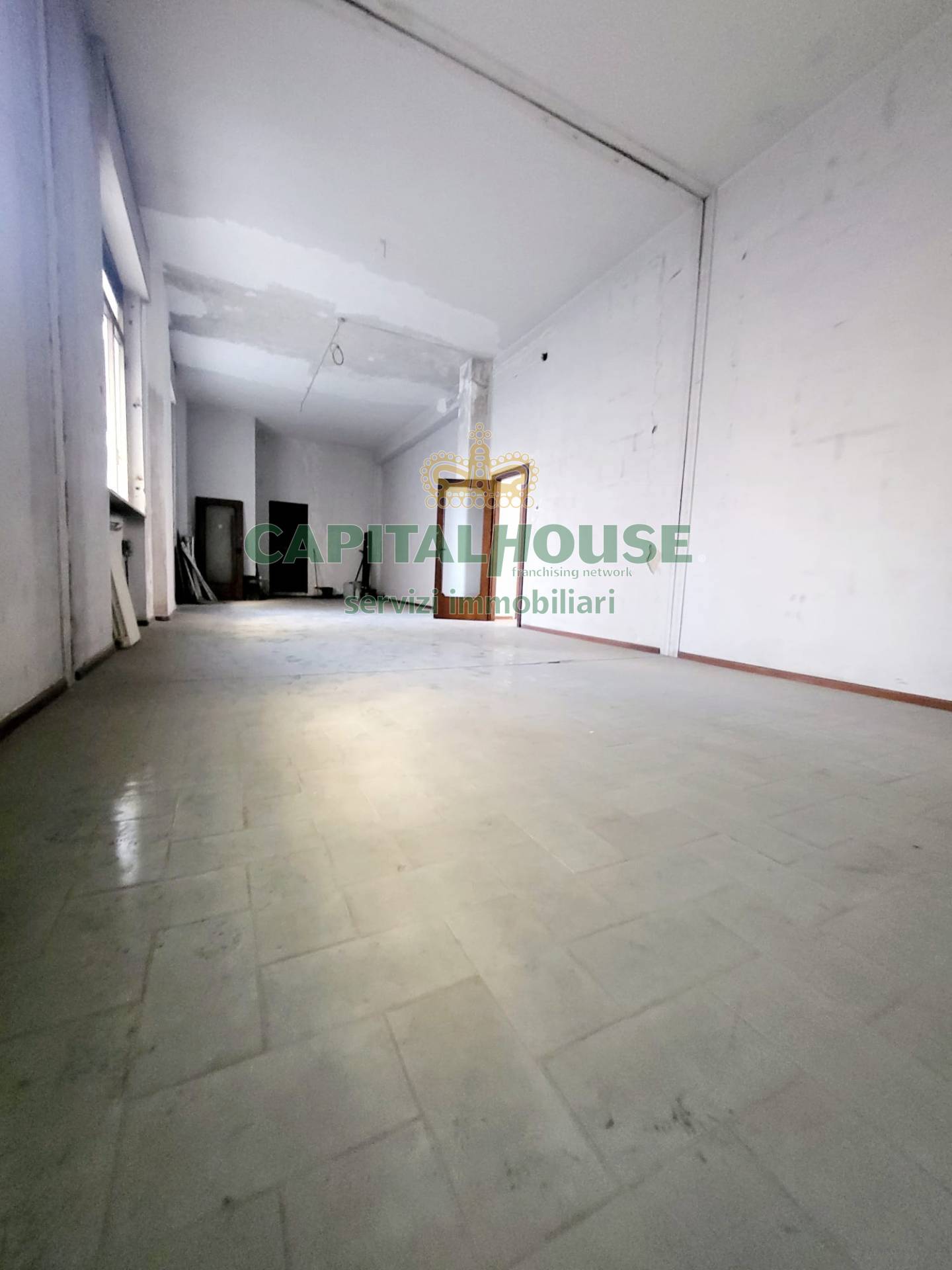 Commerciale in affitto a Avellino, Centro