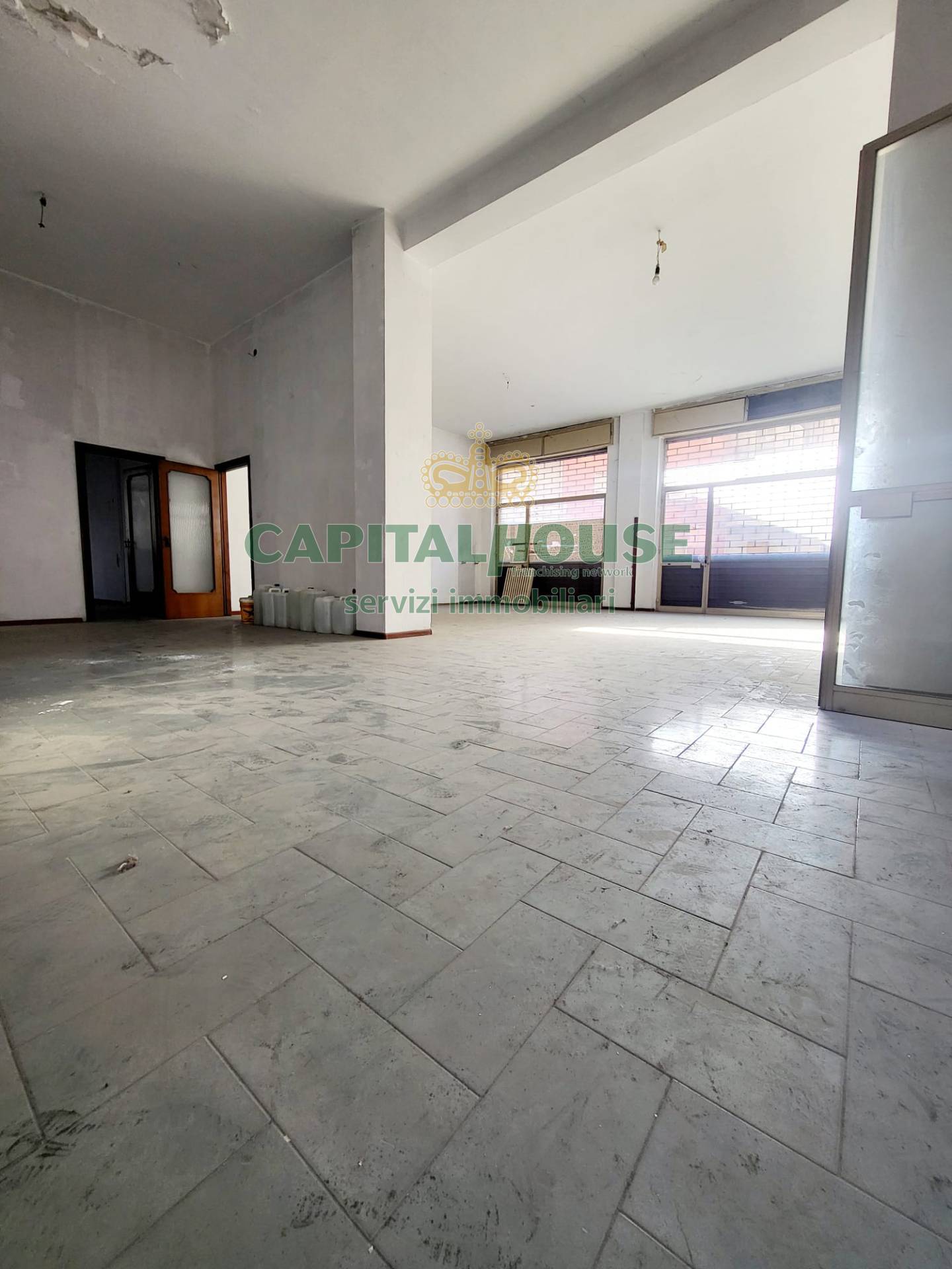 Commerciale in affitto a Avellino, Centro