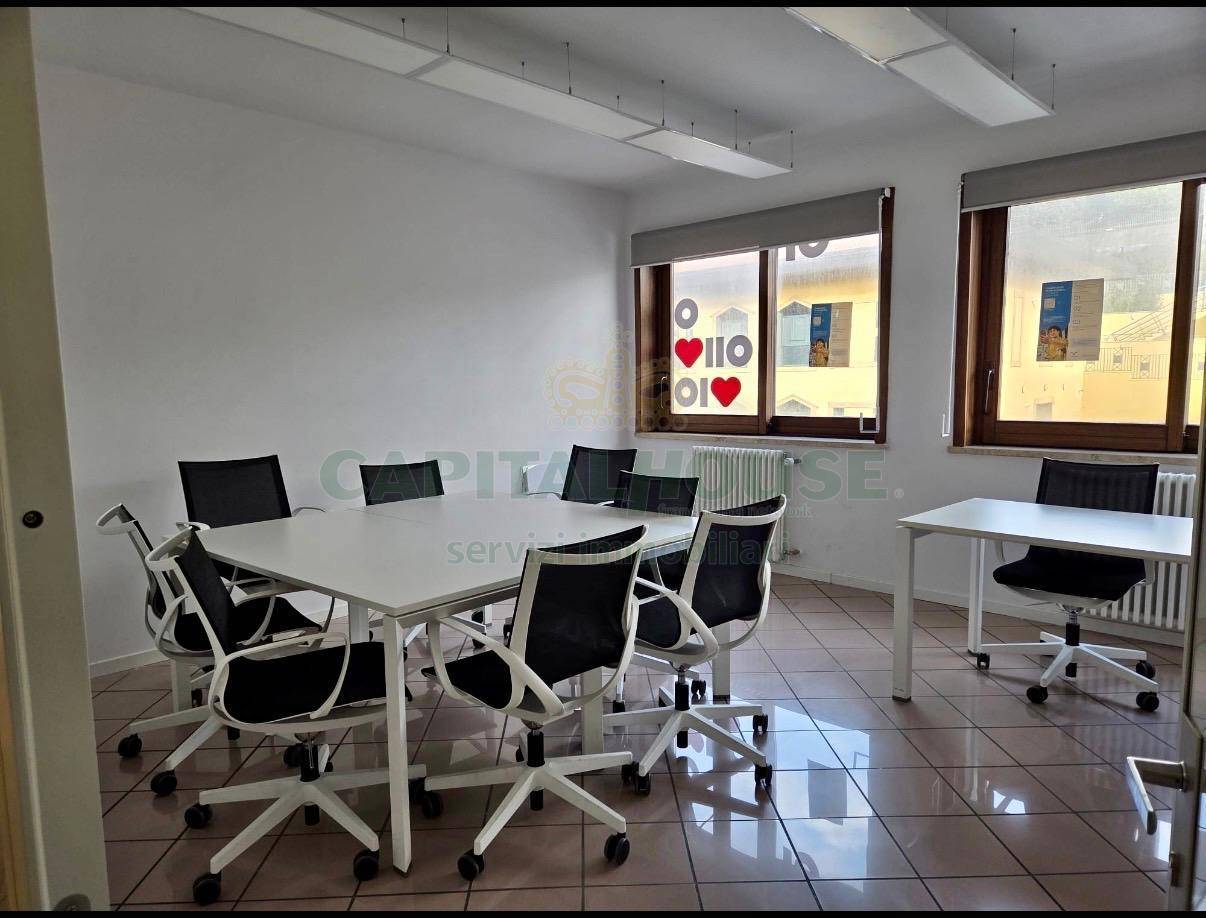 Ufficio in vendita a Avellino, Via Circumvallazione