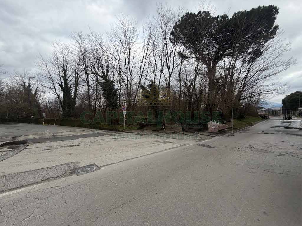 Terreno pianeggiante in vendita a Avellino, Via Annarumma