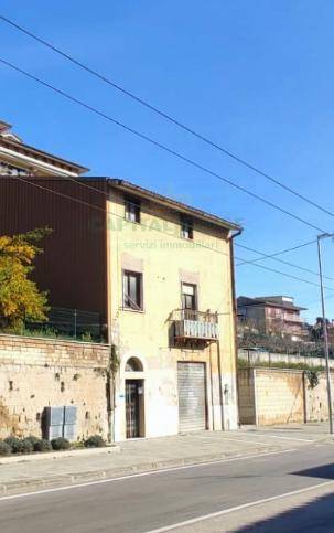 Casa singola in vendita a Avellino, Via Francesco Tedesco