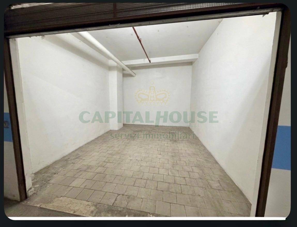 Box o garage in vendita a Avellino, Centro