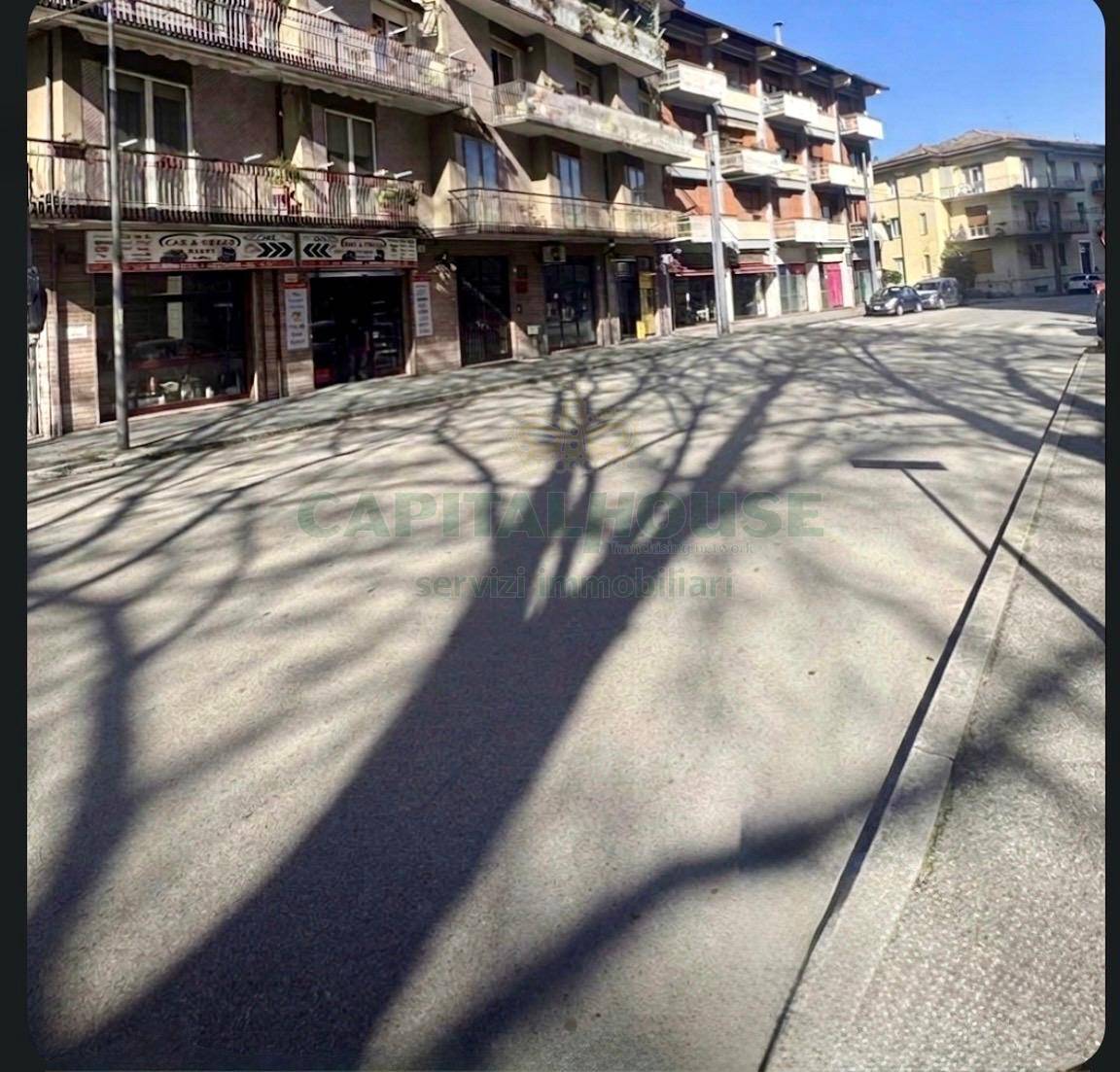 Commerciale in vendita a Avellino, Via Circumvallazione