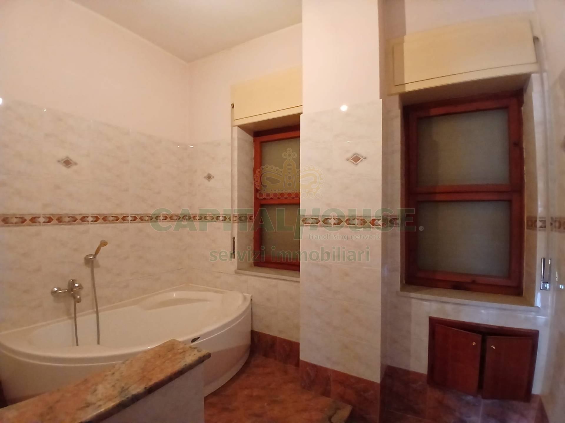 Appartamento in vendita a Avellino, Centro