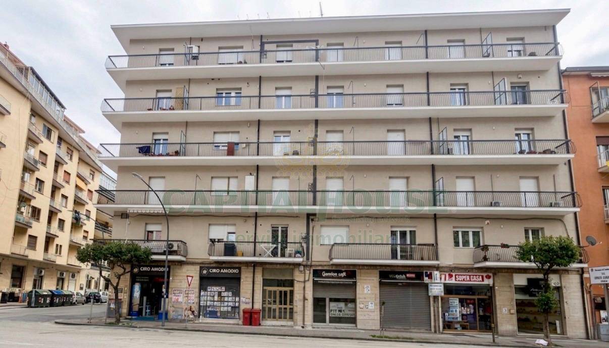 Appartamento in vendita a Avellino, Centro