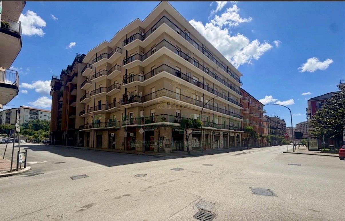 Appartamento in vendita a Avellino, Centro