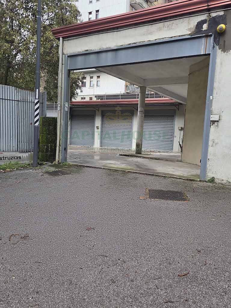 Box o garage in affitto a Avellino, Cappuccini