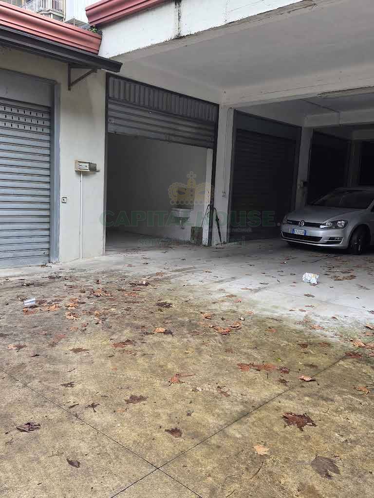 Box o garage in affitto a Avellino, Cappuccini