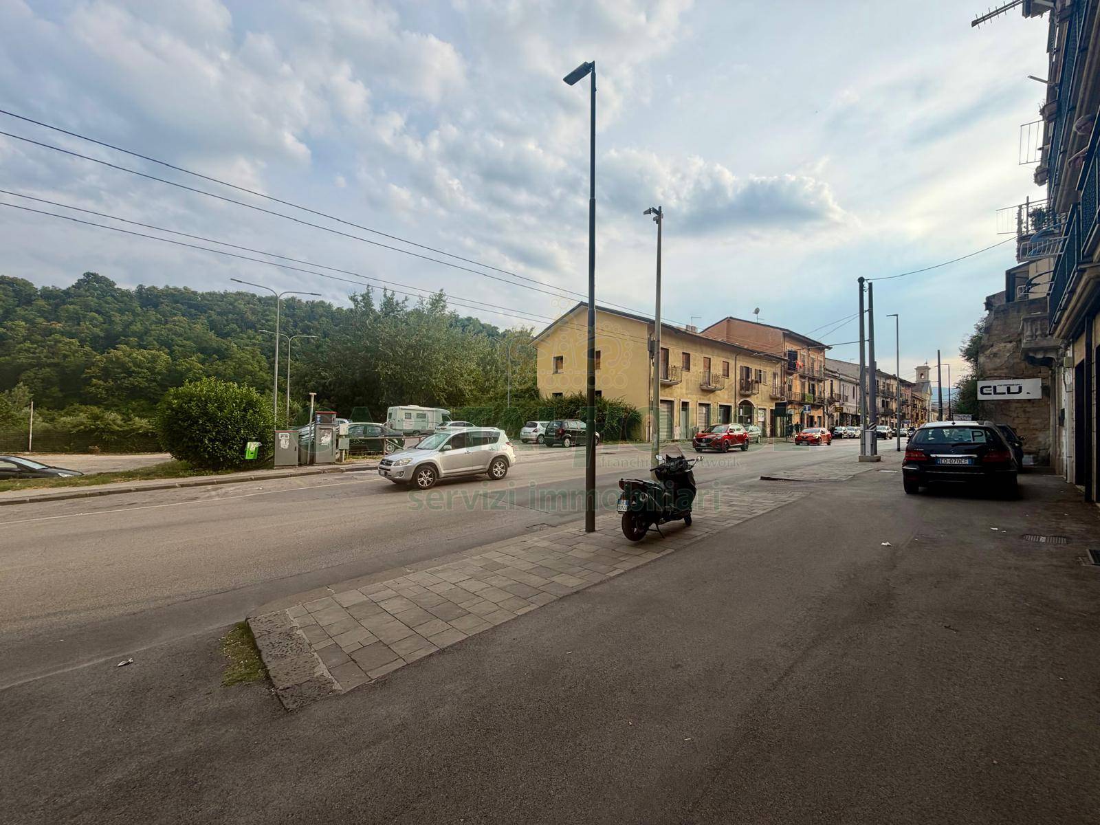 Commerciale in vendita a Avellino, Centro