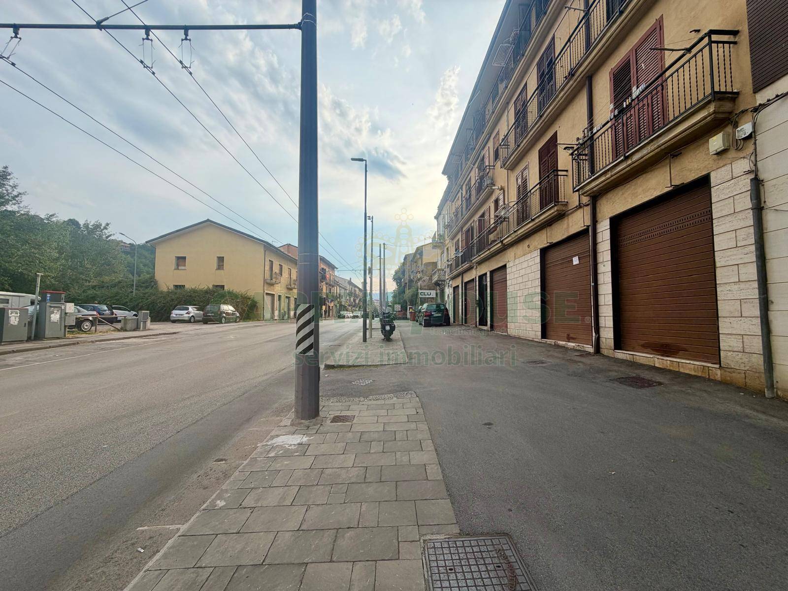 Commerciale in vendita a Avellino, Centro
