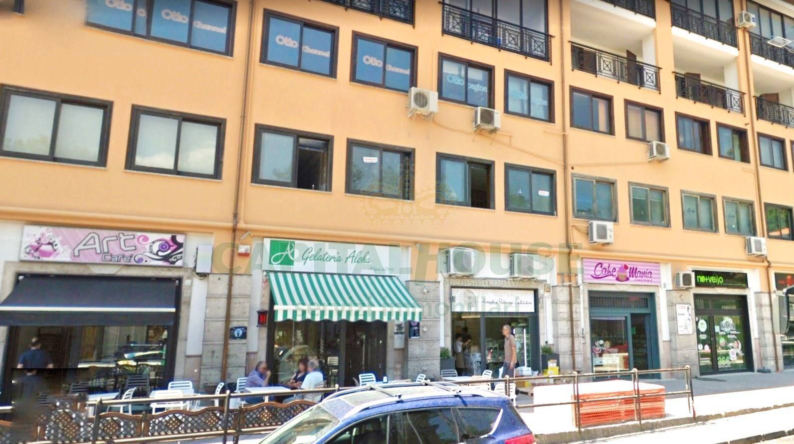 Commerciale in vendita a Avellino, Centro