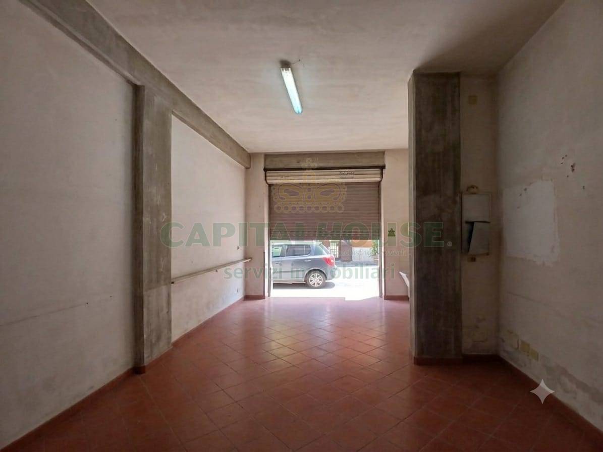 Commerciale in affitto a Avellino, Bellizzi Irpino