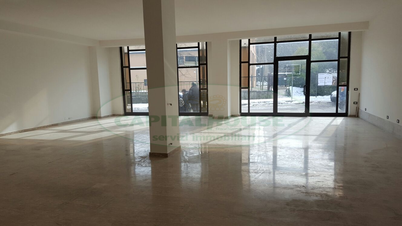 Commerciale in affitto a Avellino, Via Circumvallazione