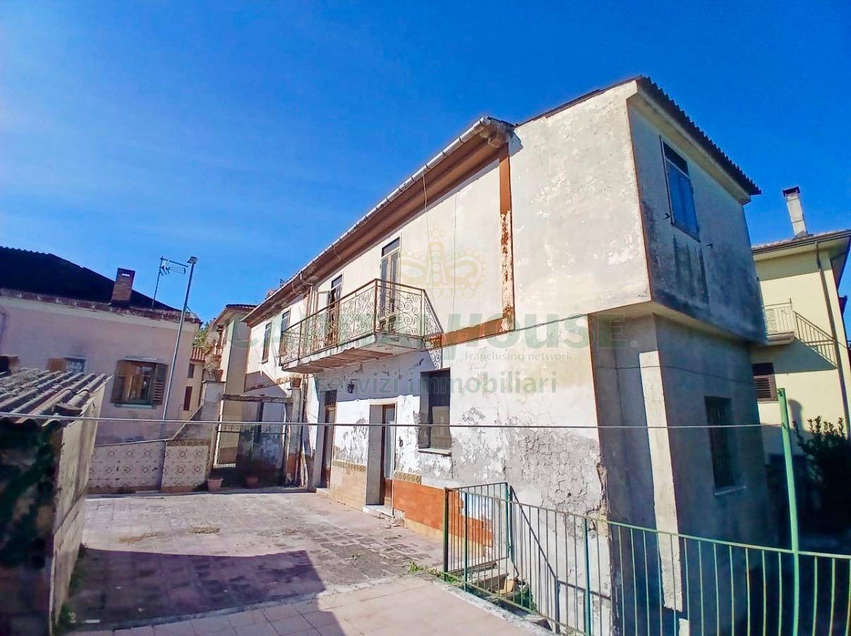 Stabile in vendita a Avellino, Picarelli