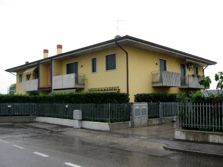 Vendita appartamento con box doppio in lunghezza San Giovanni Lupatoto