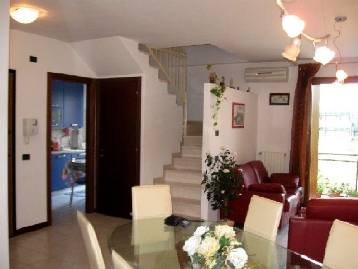 Verona vendita appartamento con terrazzo