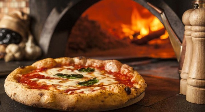 Attivit commerciale Ristorante e pizzeria in vendita a Alba