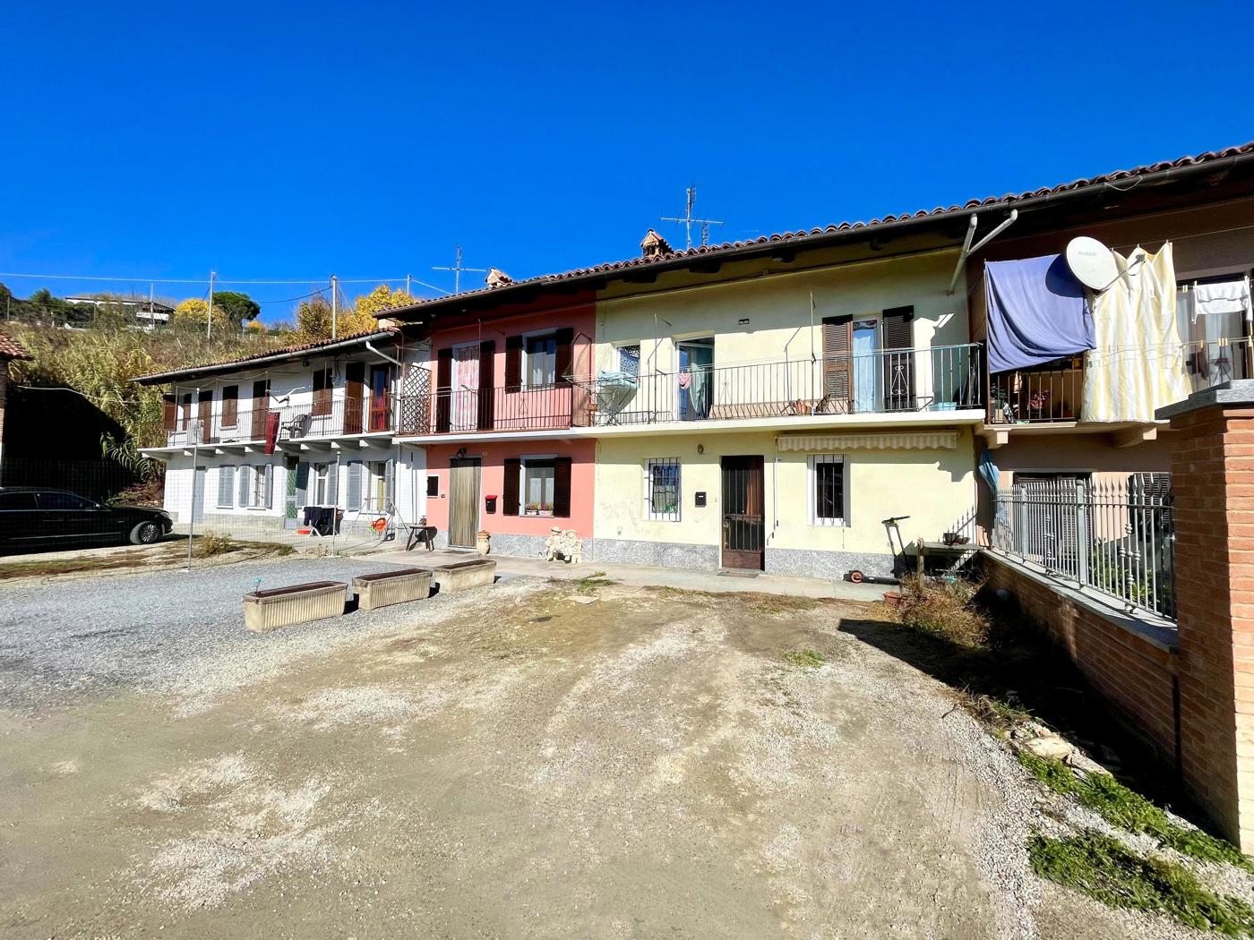Casa indipendente in vendita a Vezza d'Alba