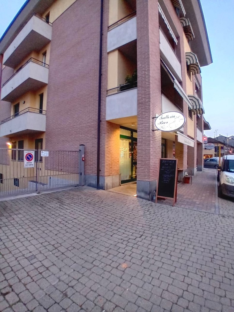 Attivit commerciale Bar e tabacchi in vendita a Grinzane Cavour