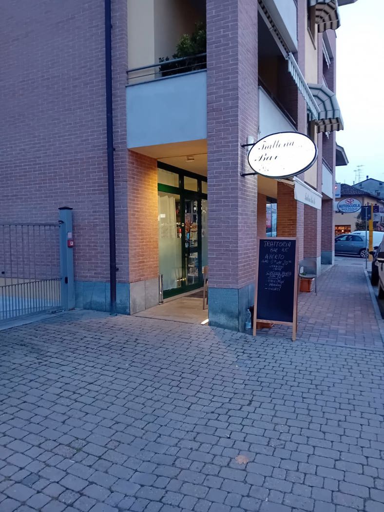 Attivit commerciale Bar e tabacchi in vendita a Grinzane Cavour