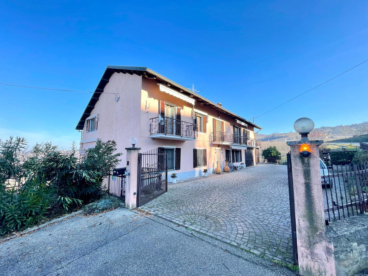 Casa indipendente con giardino a Diano d'Alba