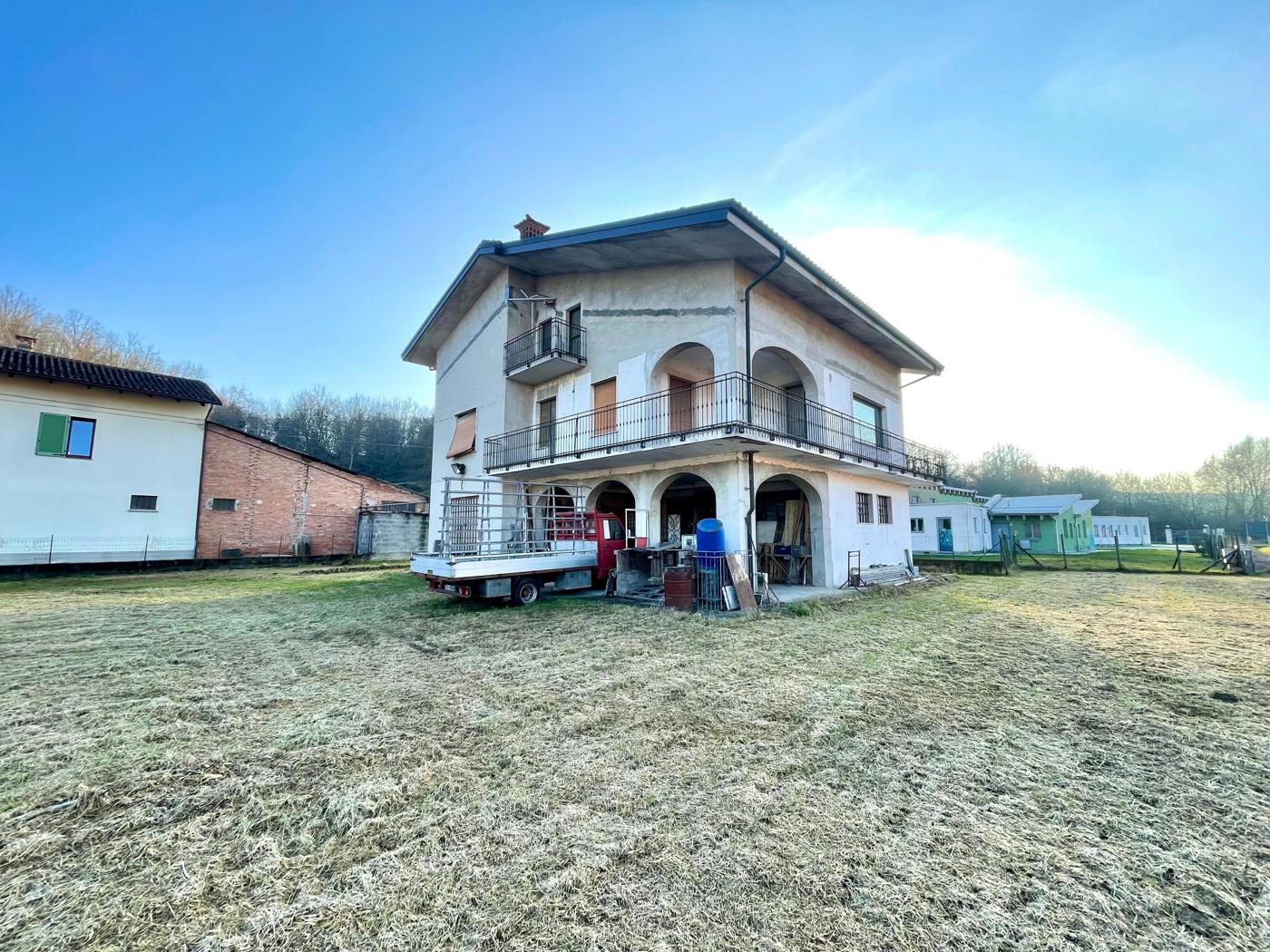 Casa indipendente con giardino a Canale