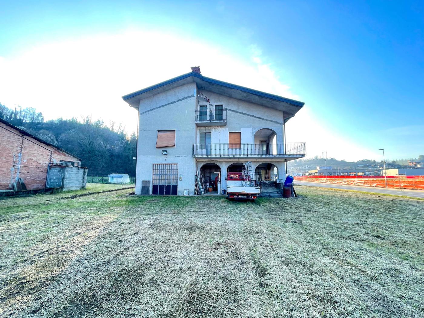 Casa indipendente con giardino a Canale
