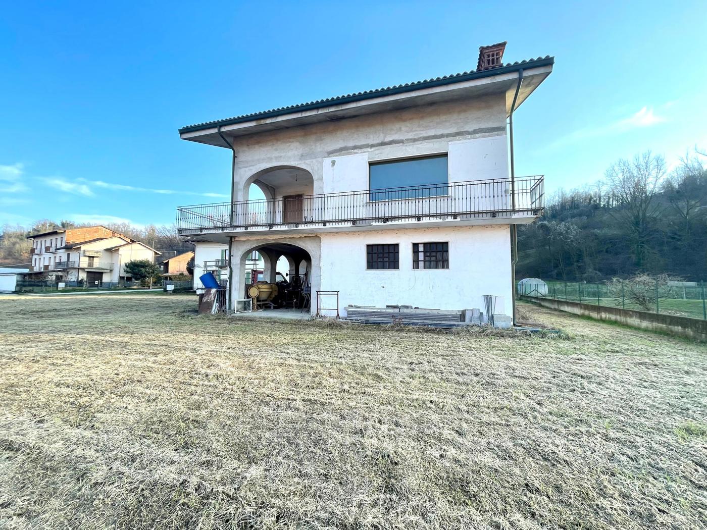 Casa indipendente con giardino a Canale