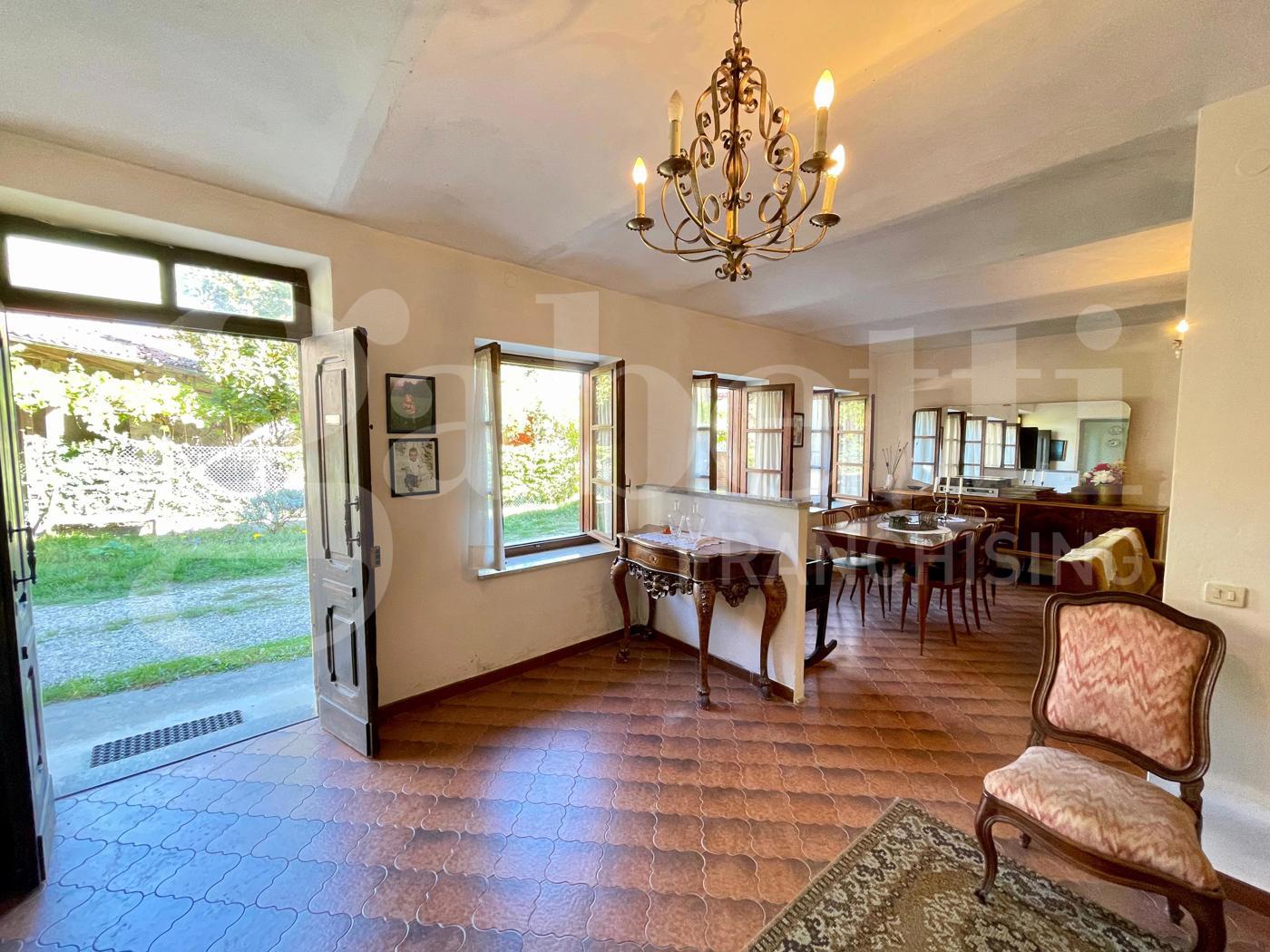 Casa indipendente con giardino a Roddi