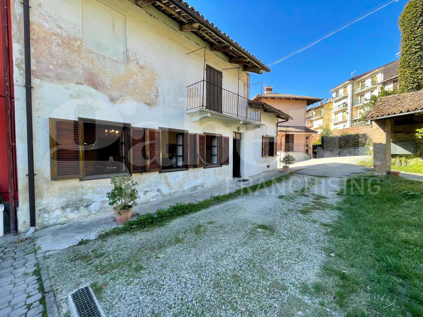 Casa indipendente con giardino a Roddi