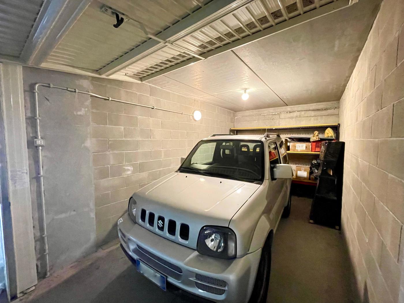 Box/Garage 16mq in vendita a Bra