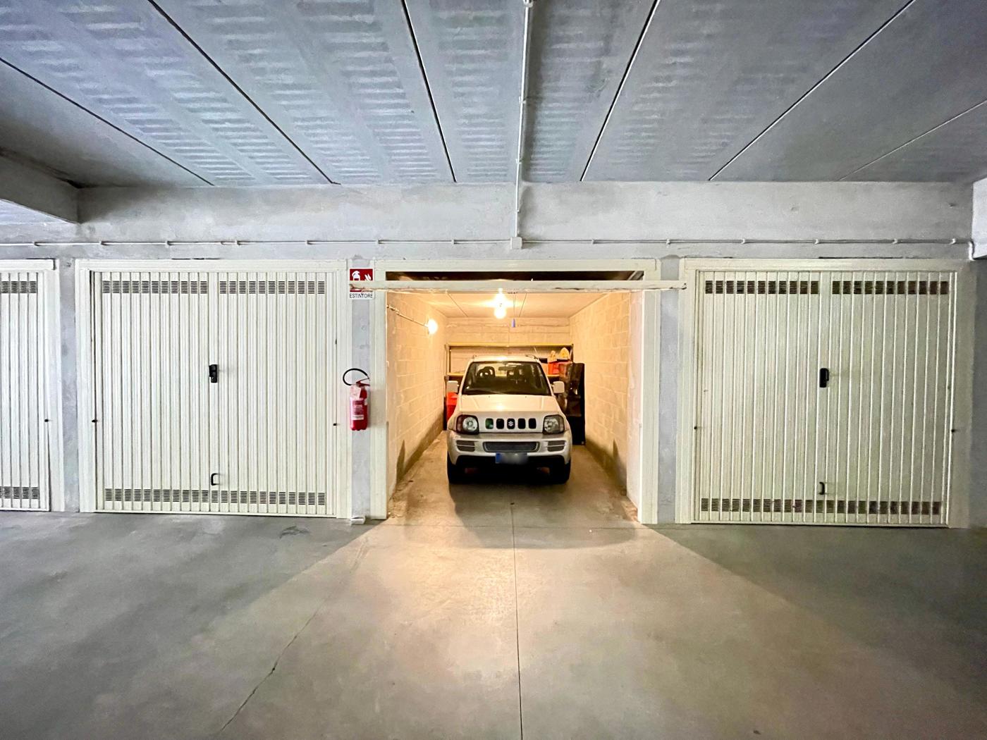 Box/Garage 16mq in vendita a Bra