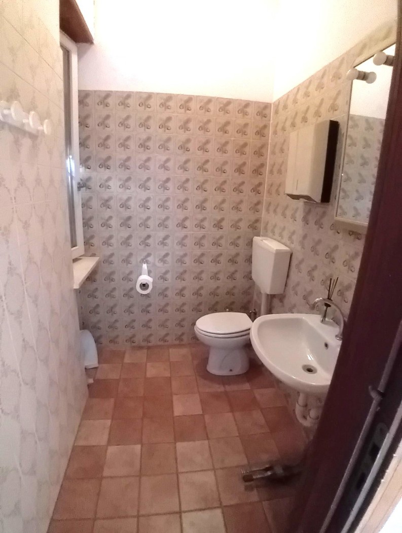 Attivit� commerciale Bar e tabacchi in vendita a Grinzane Cavour