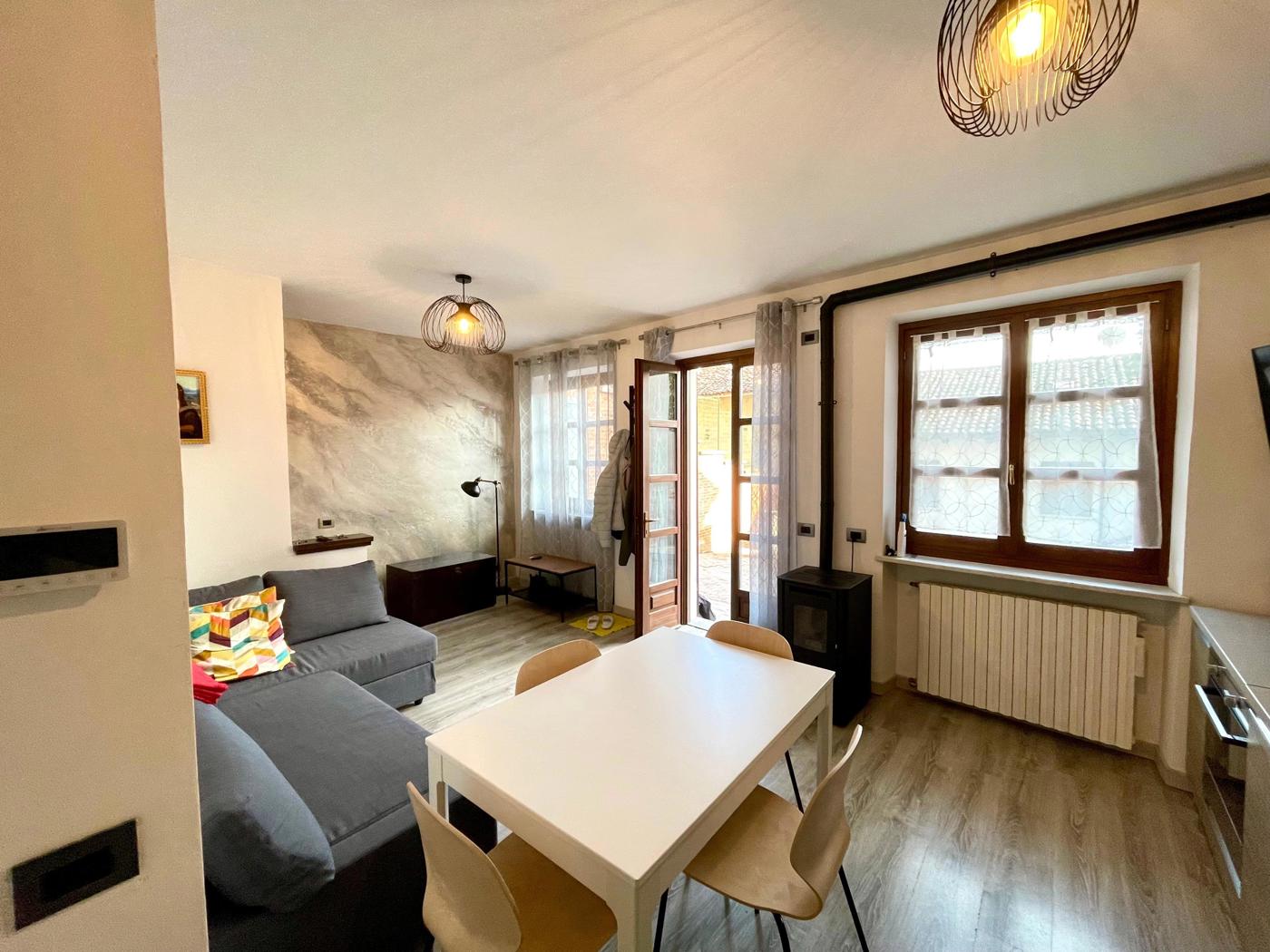 Casa indipendente in vendita a Corneliano d'Alba