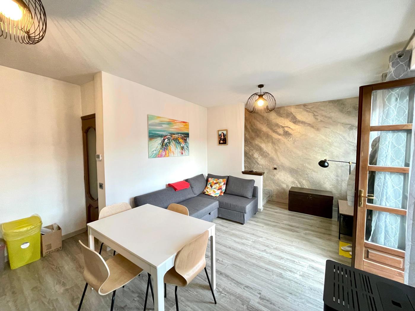 Casa indipendente in vendita a Corneliano d'Alba