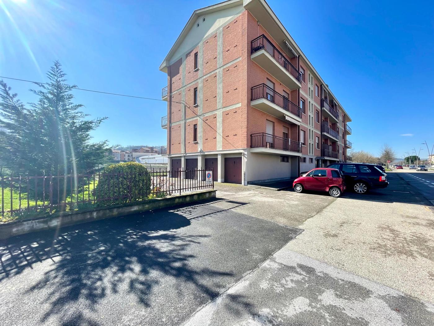 Box/Garage 11mq in vendita a Alba