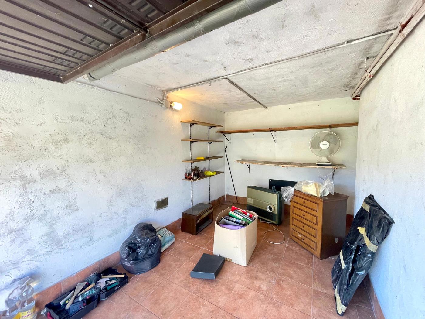 Box/Garage 11mq in vendita a Alba