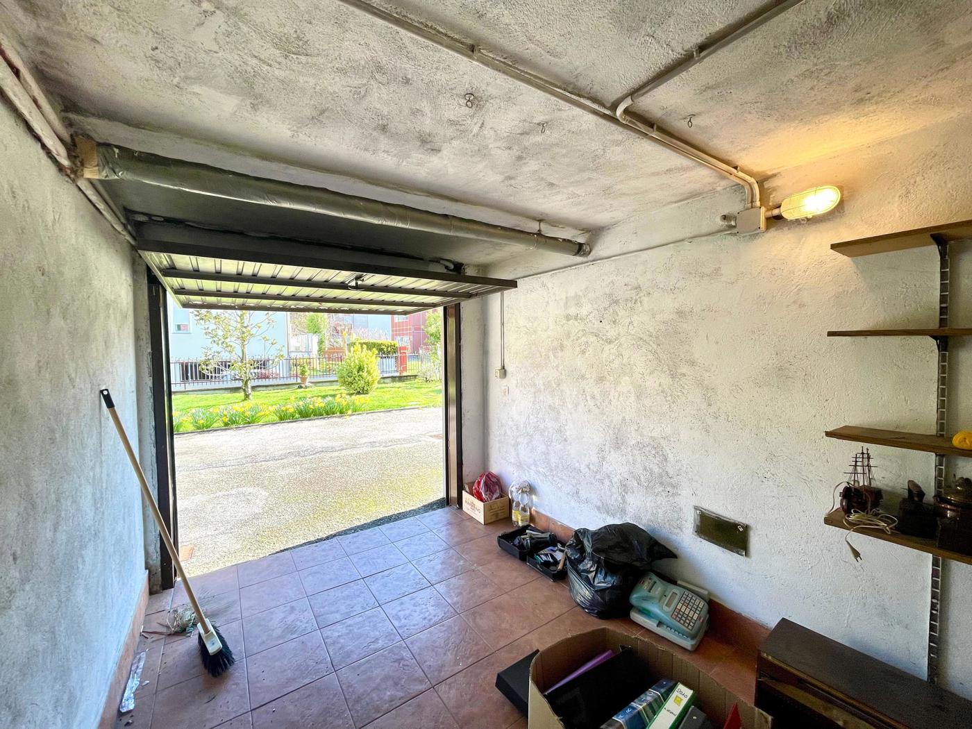 Box/Garage 11mq in vendita a Alba