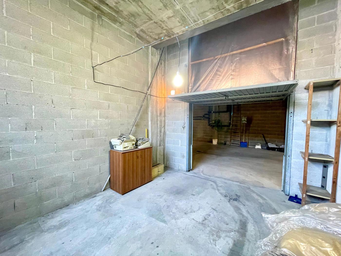 Box/Garage 21mq in vendita a Alba